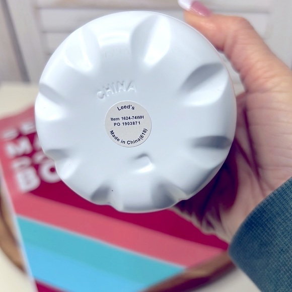 POSHMARK l PoshFixings Insulated White Water Bottle New - Picture 4 of 8